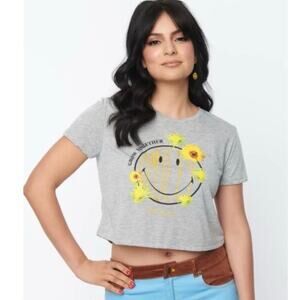 Unique Vintage x Smiley Grow Together Graphic Tee Shirt M NWOT
